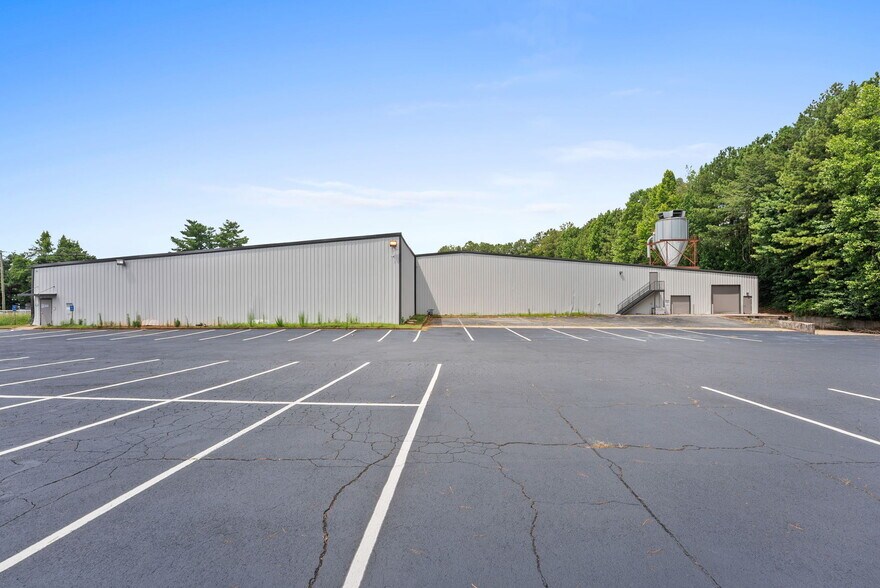 154 Industrial Park Cir, Lawrenceville, GA à louer - Photo de l’immeuble – Image 3 sur 17