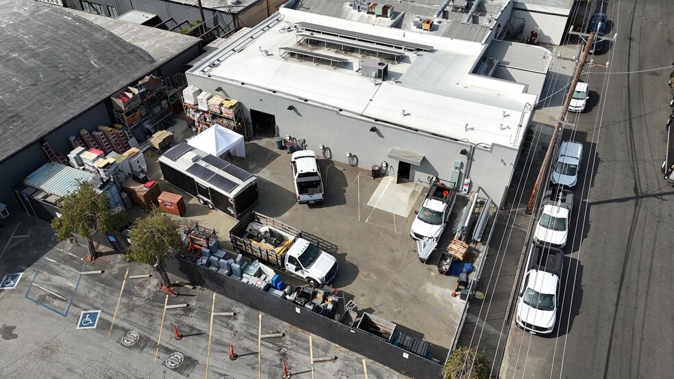 947 Washington St, San Carlos, CA à louer - Photo de l’immeuble – Image 2 sur 10