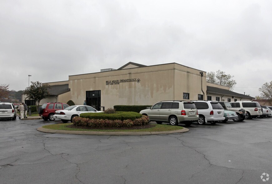 24 White Bridge Rd, Nashville, TN à louer - Photo de l’immeuble – Image 2 sur 3