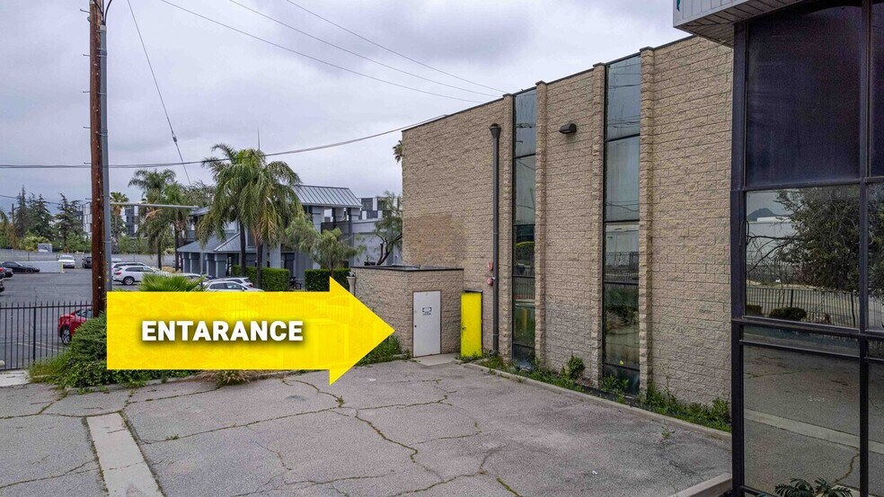 9036 Winnetka Ave, Northridge, CA à louer - Photo de l’immeuble – Image 2 sur 67