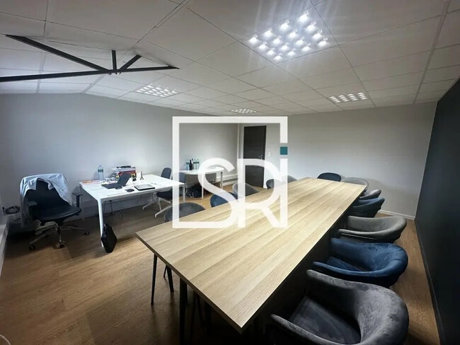 Plus de détails pour Bureau à louer