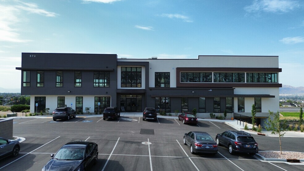 573 W Sunrise Way, Lehi, UT à vendre - Photo de l’immeuble – Image 2 sur 3