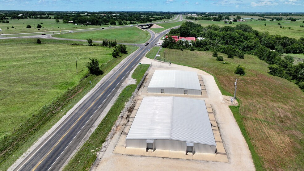205 TX-237 Hwy, Burton, TX à vendre - Photo de l’immeuble – Image 2 sur 5