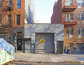 275 S 2nd St, Brooklyn, NY à louer Photo intérieure– Image 1 sur 2