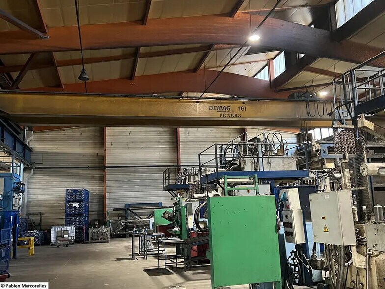 Industriel/Logistique dans Decazeville à louer - Photo de l’immeuble – Image 1 sur 4