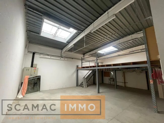Plus de détails pour Industriel/Logistique à louer