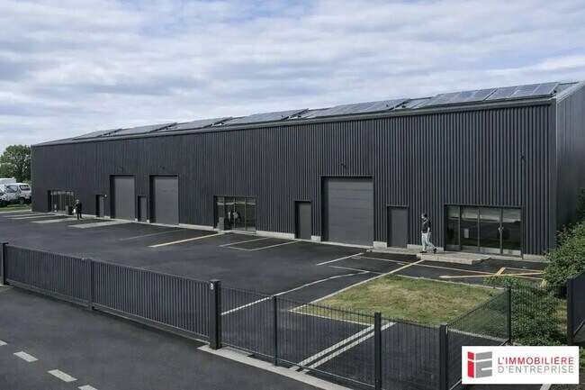 Plus de détails pour Local d’activités à vendre