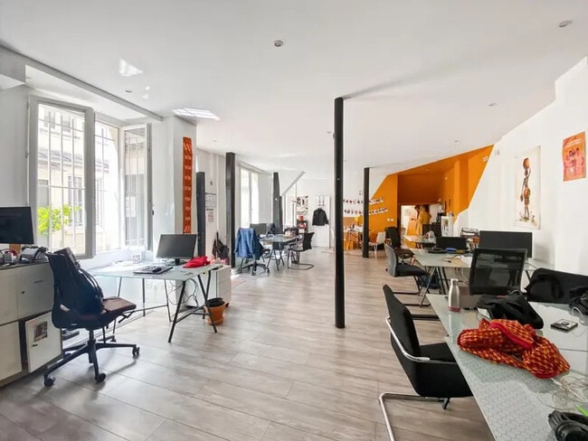 Plus de détails pour Rue Du Faubourg Saint-Martin, Paris - Local commercial à louer