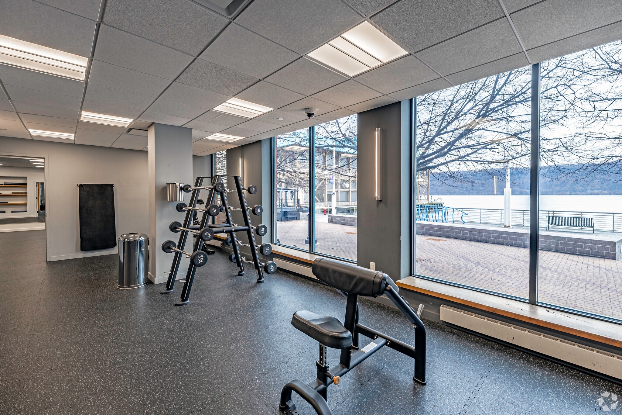 1 Van Der Donck St, Yonkers, NY à louer Photo intérieure– Image 1 sur 9