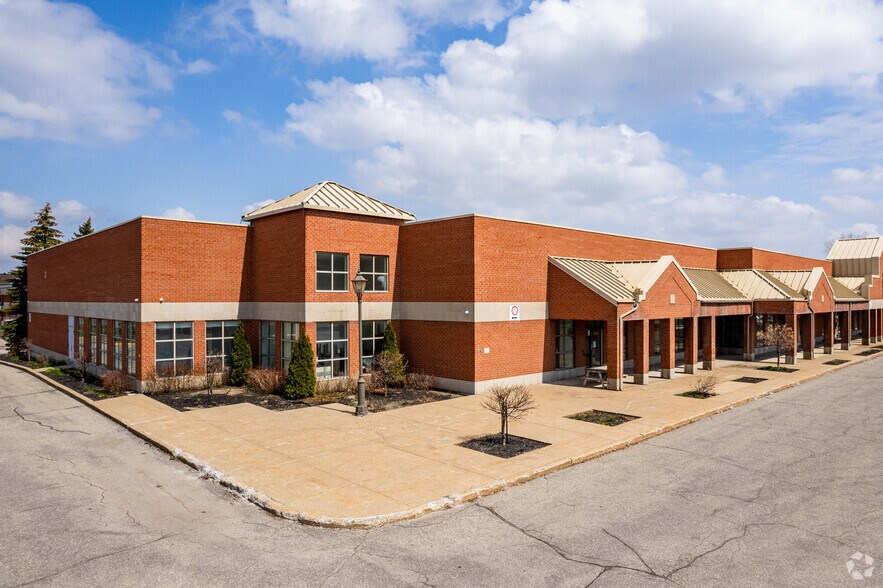 275-395 Rue Kesmark, Dollard-des-Ormeaux, QC à louer - Photo de l’immeuble – Image 3 sur 5