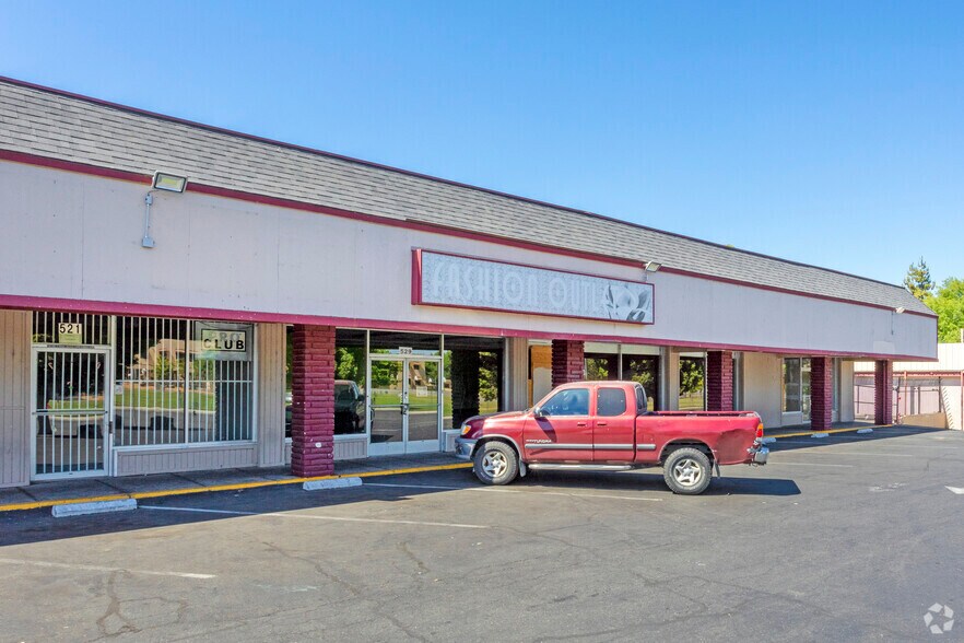 505-539 W Dakota Ave, Fresno, CA à louer - Photo de l’immeuble – Image 2 sur 6
