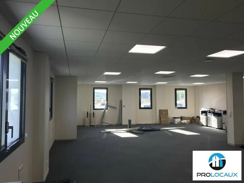 Bureau dans Compiègne à vendre - Photo de l’immeuble – Image 3 sur 5