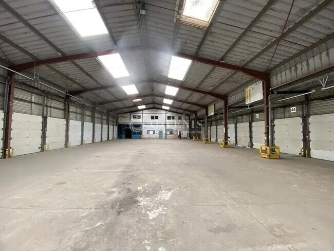 Plus de détails pour Industriel/Logistique à louer