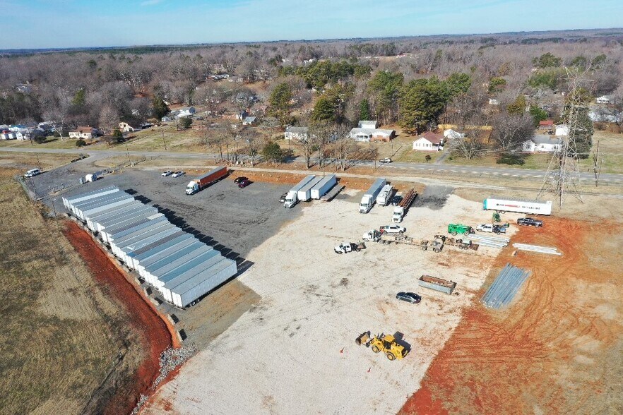 9041 Old Salisbury Rd, Linwood, NC à louer - Photo principale – Image 1 sur 3