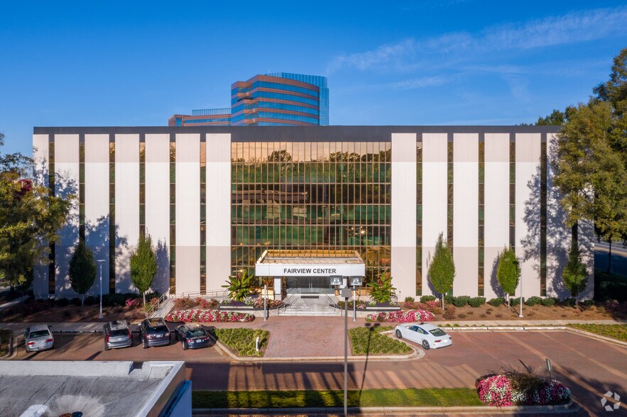 6230 Fairview Rd, Charlotte, NC à louer - Photo de l’immeuble – Image 2 sur 13