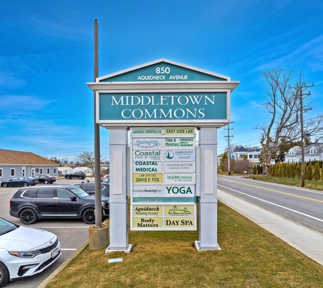850 Aquidneck Ave, Middletown, RI à vendre - Photo de l’immeuble – Image 3 sur 6