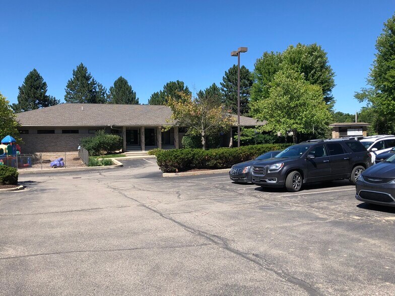 10435 Ortonville Rd, Clarkston, MI à vendre - Photo de l’immeuble – Image 2 sur 6