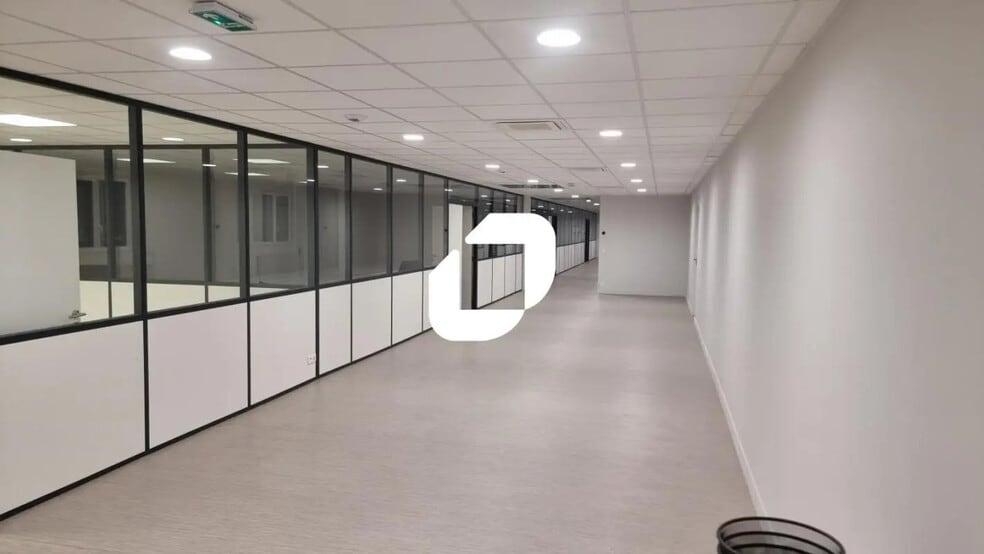 Bureau dans Chennevières-sur-Marne à louer - Photo de l’immeuble – Image 2 sur 5