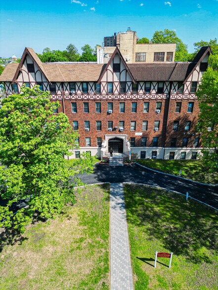 214 Glenwood Ave, East Orange, NJ à vendre - Photo de l’immeuble – Image 2 sur 12
