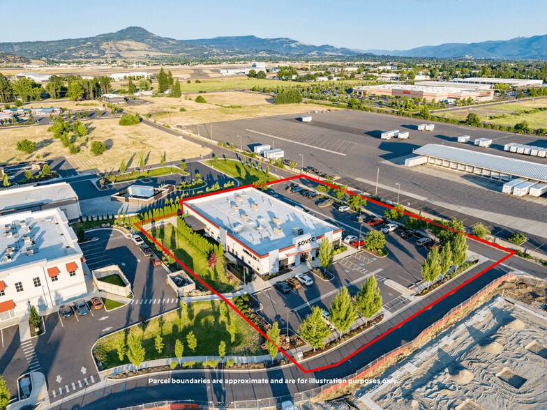 4901 Biddle Rd, Central Point, OR à vendre - Photo de l’immeuble – Image 1 sur 45