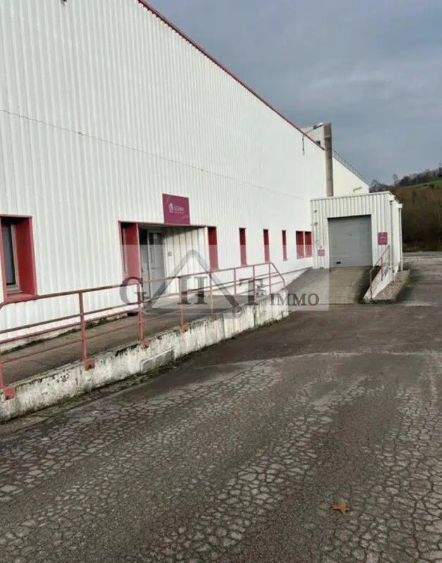 Industriel/Logistique dans Aumale à louer Photo de l’immeuble– Image 1 sur 4
