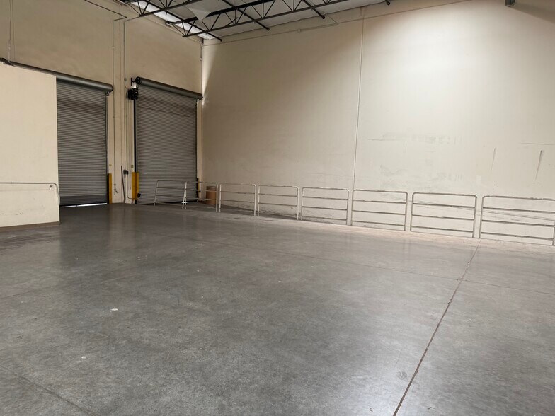 1455 S Campus Ave, Ontario, CA à louer - Photo de l’immeuble – Image 1 sur 10