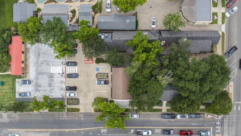 425 E Main St, Fredericksburg, TX à vendre - Photo de l’immeuble – Image 3 sur 47