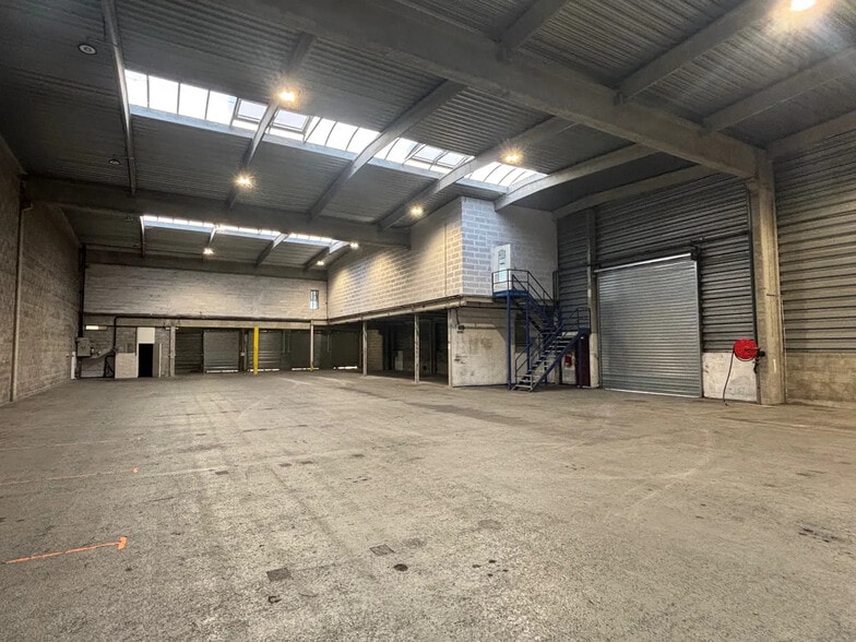 Industriel/Logistique dans Chassieu à louer - Photo de l’immeuble – Image 2 sur 6