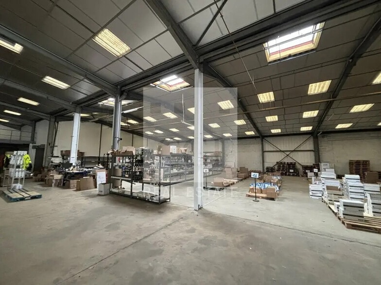 Local d'activités dans Civrieux-d'Azergues à vendre - Photo intérieure – Image 2 sur 12