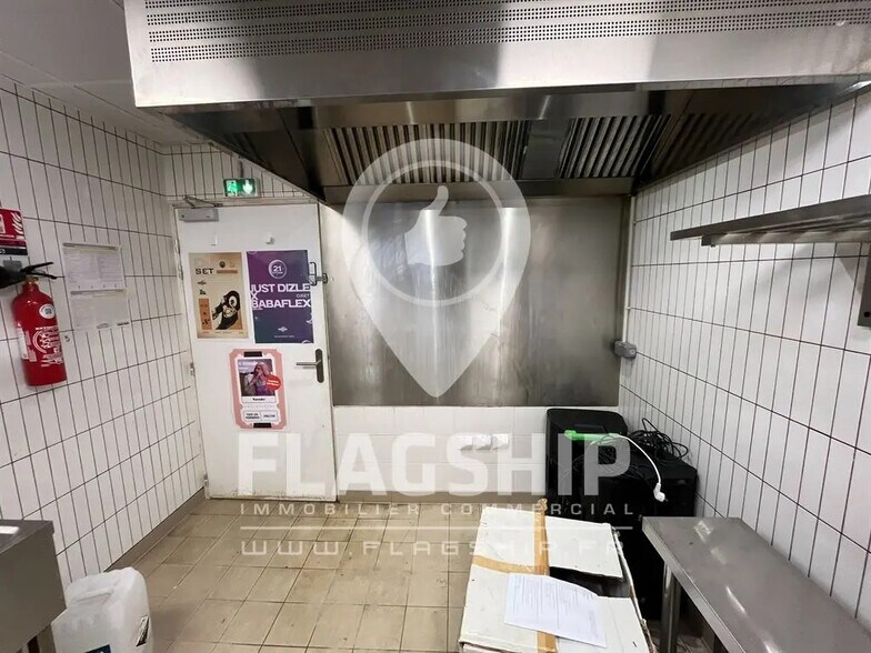 Local commercial dans Paris à louer - Photo de l’immeuble – Image 3 sur 5