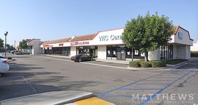 131-241 S Harbor Blvd, La Habra, CA à louer - Photo principale – Image 1 sur 4