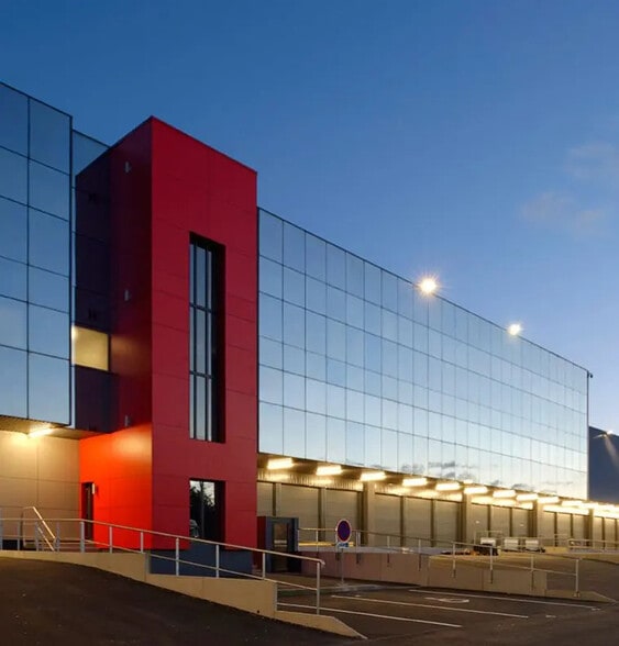 Industriel/Logistique dans Le Blanc-Mesnil à louer - Photo de l’immeuble – Image 3 sur 4