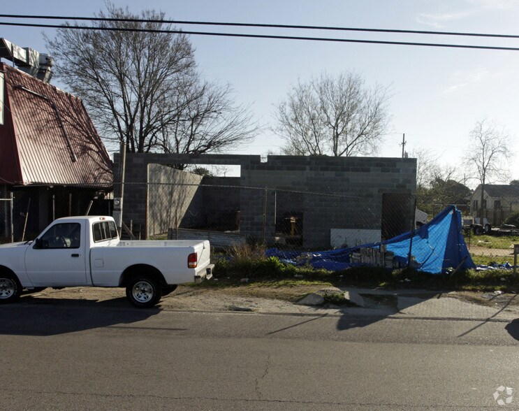 7915 Downman Rd, New Orleans, LA à louer - Photo de l’immeuble – Image 2 sur 2