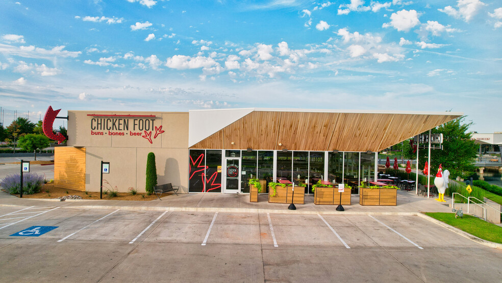 1316 W Memorial Rd, Oklahoma City, OK à louer - Photo de l’immeuble – Image 2 sur 6