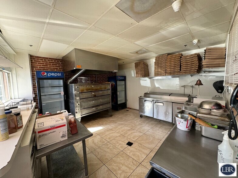 918 E New Haven Ave, Melbourne, FL à louer - Photo intérieure – Image 2 sur 9