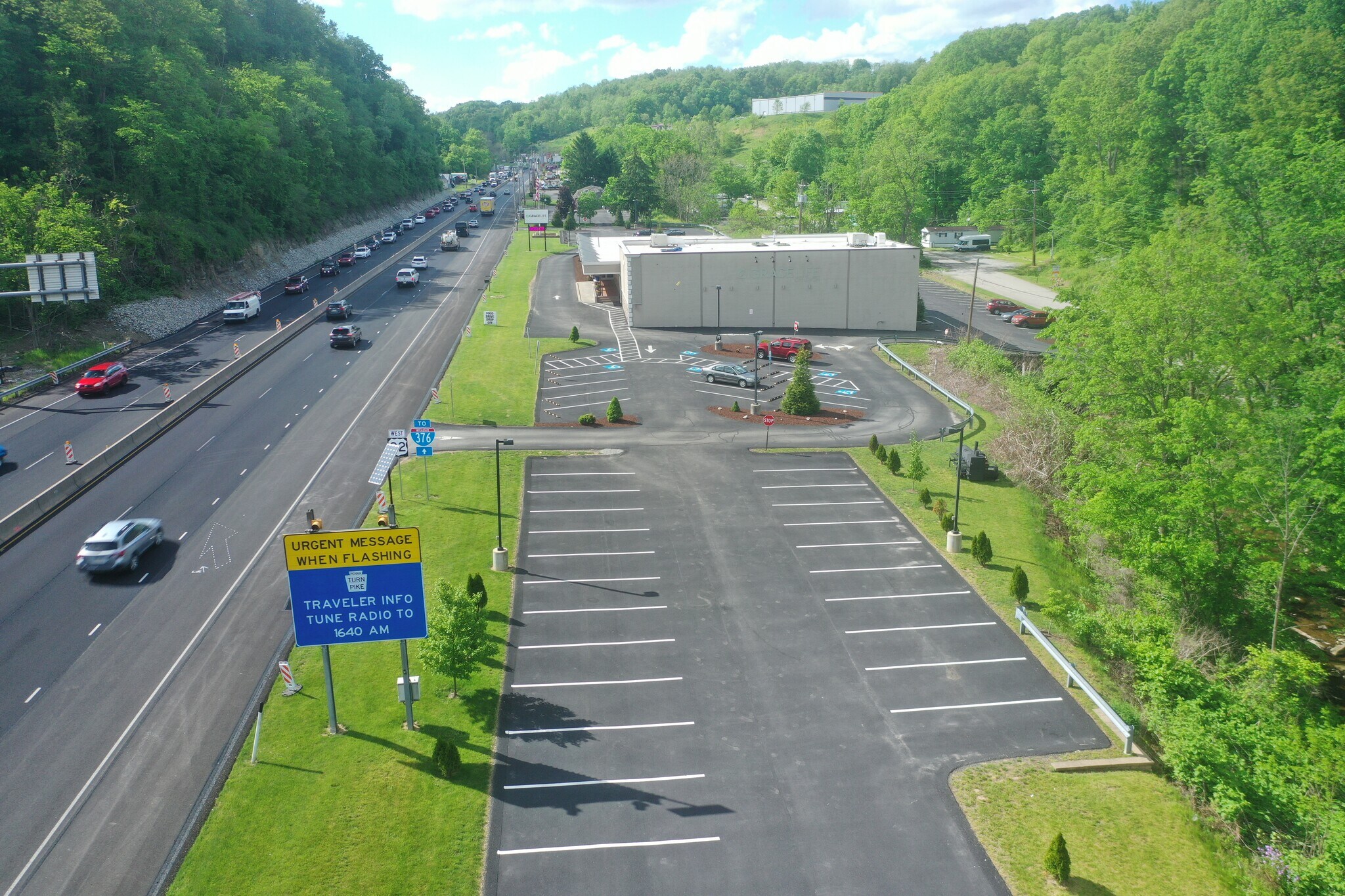 Local commercial dans Monroeville, PA à vendre Photo principale– Image 1 sur 1