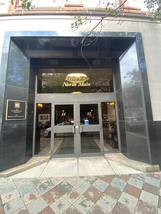 Plus de détails pour 55-59 N Main St, Fall River, MA - Bureau à louer