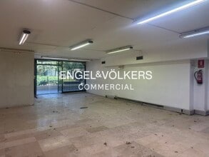 Local commercial dans Esplugues de Llobregat, Barcelona à louer Photo intérieure– Image 1 sur 17