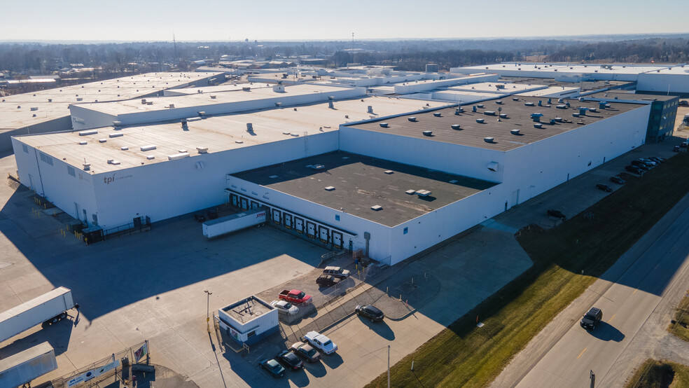 927 N 19th Ave E, Newton, IA à louer - Photo de l’immeuble – Image 2 sur 10