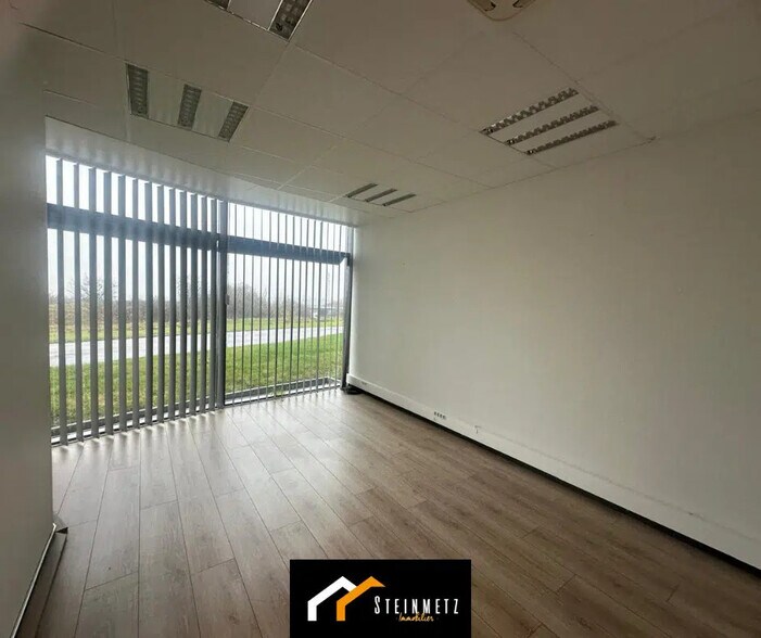 Bureau dans Behren-lès-Forbach à louer - Photo de l’immeuble – Image 1 sur 7