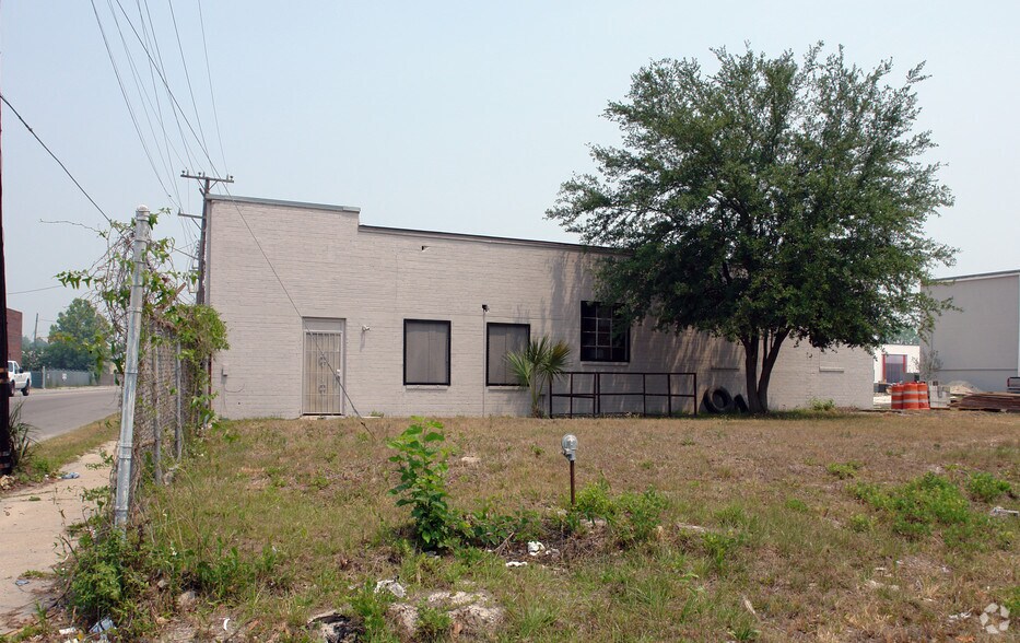 2446 Dennis St, Jacksonville, FL à vendre - Photo de l’immeuble – Image 2 sur 4