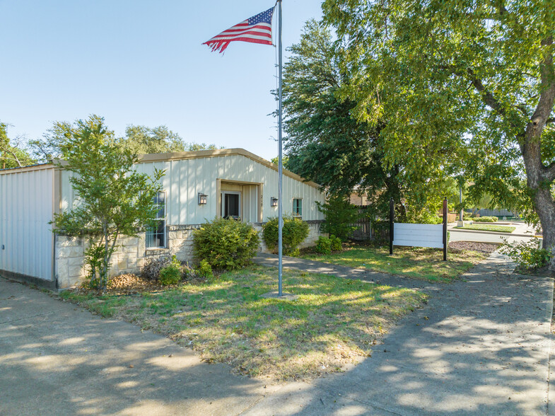 219 E Elm St, Hillsboro, TX à vendre - Photo de l’immeuble – Image 2 sur 38