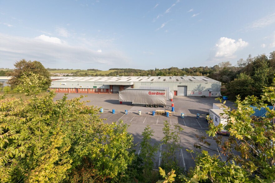 Bell Close, Plymouth à vendre - Photo principale – Image 1 sur 8