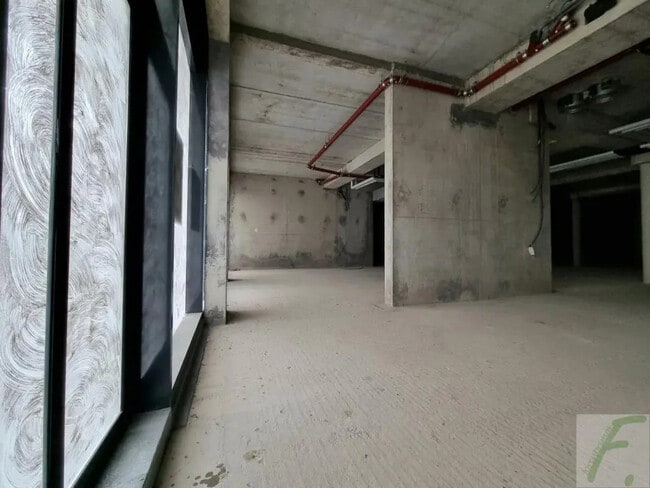 Plus de détails pour Local commercial à vendre