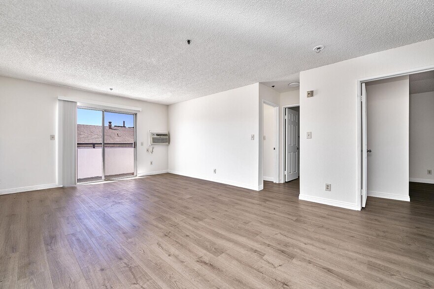 209 S Alexandria Ave, Los Angeles, CA à vendre - Photo de l’immeuble – Image 3 sur 29