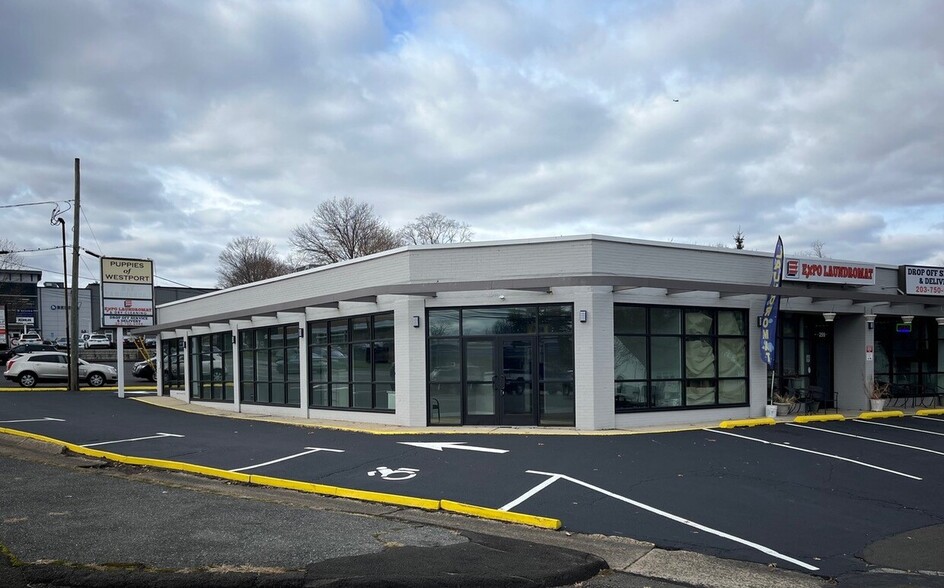 255 Westport Ave, Norwalk, CT à louer - Photo de l’immeuble – Image 1 sur 1