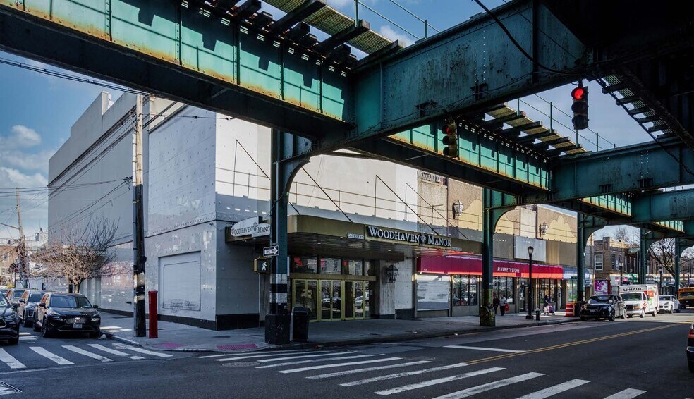 96-01 Jamaica Avenue portefeuille de 2 biens à vendre sur LoopNet.fr - Photo de l’immeuble – Image 2 sur 4