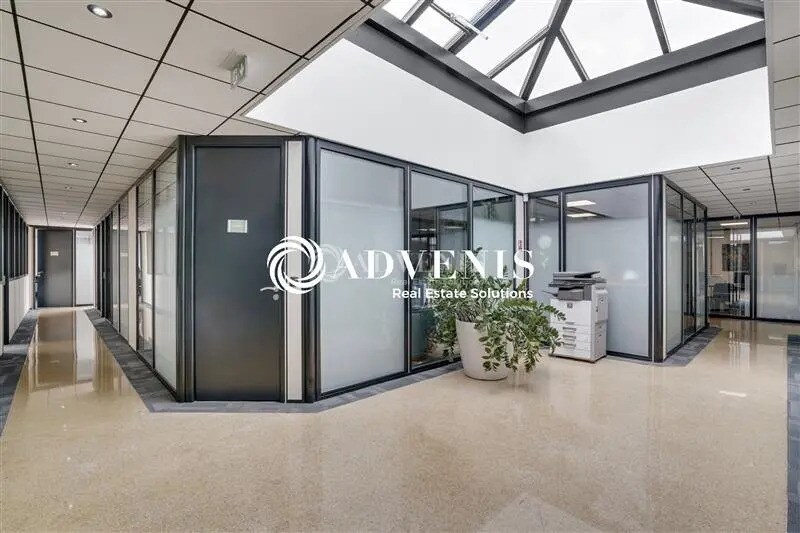 Bureau dans Villiers-sur-Marne à louer - Photo de l’immeuble – Image 3 sur 7