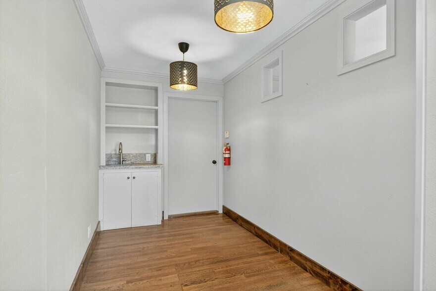 920 E Blanco Rd, Boerne, TX à louer - Photo de l’immeuble – Image 3 sur 7