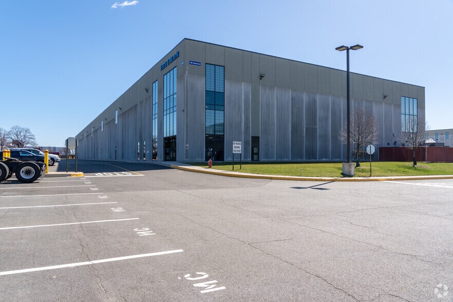 140 Central Ave, Kearny, NJ à louer - Photo de l’immeuble – Image 1 sur 7